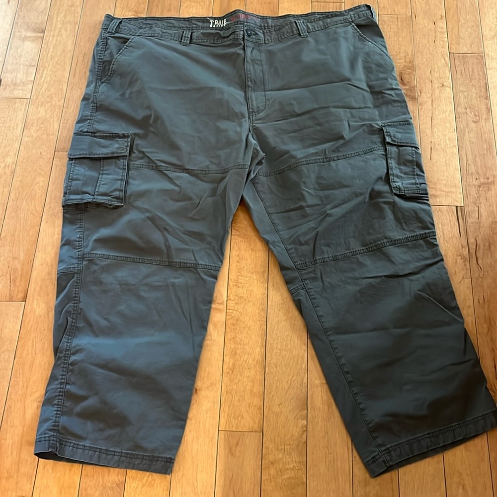 Men’s khakis -56x30